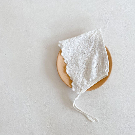 Four Leaf Clover Lace Baby Bonnet (0m-3yrs)