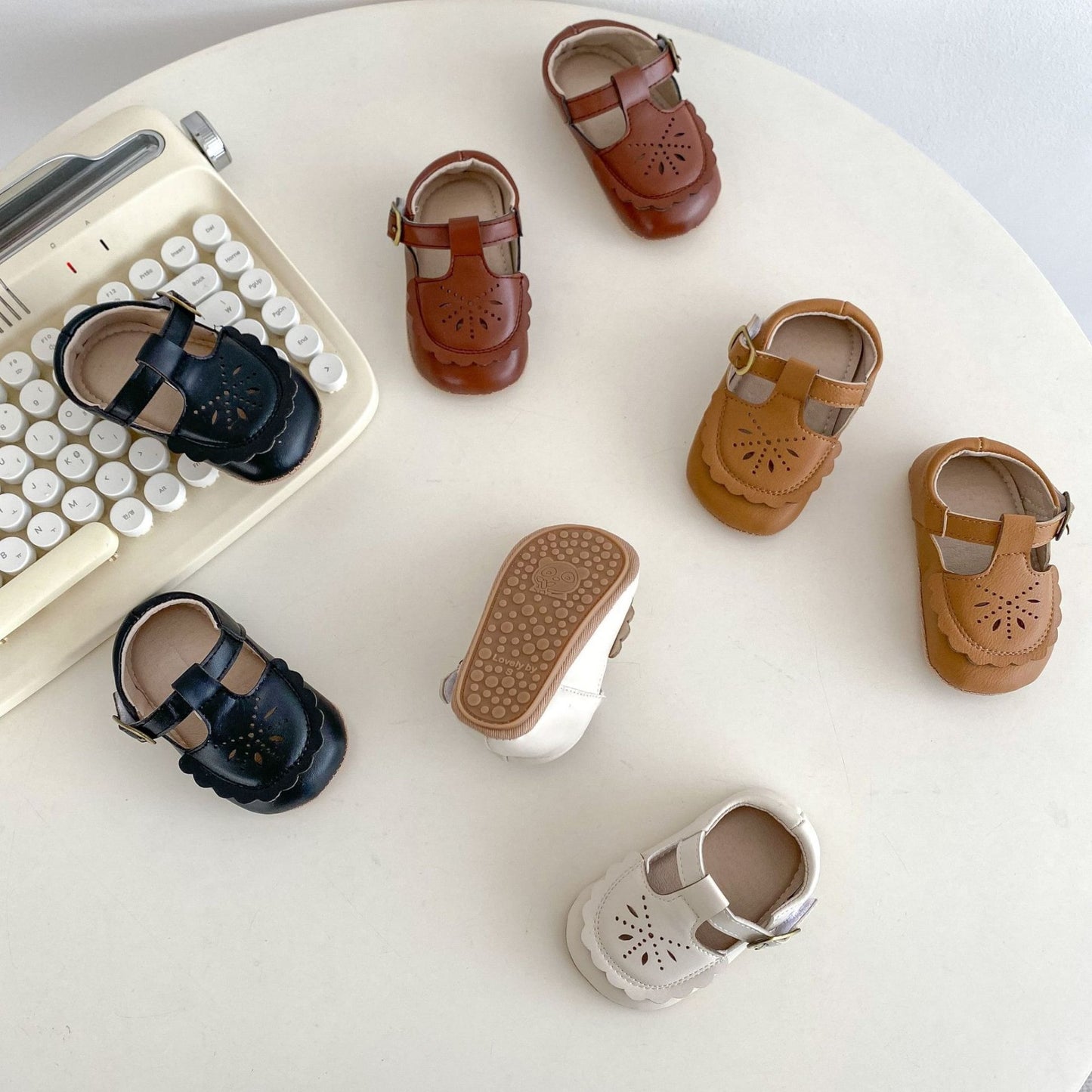 Ivory Scallop Toe Baby Shoes (11-13cm)