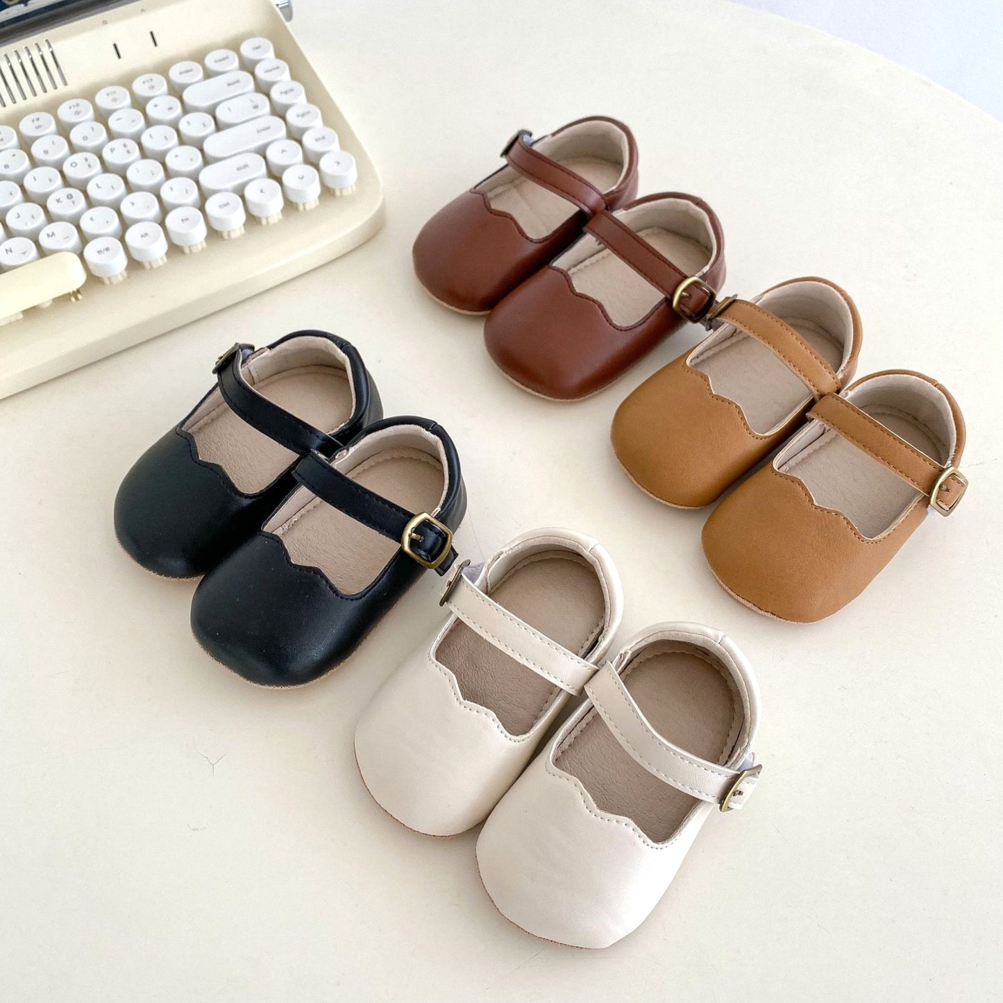 White Scallop Mary Jane Baby Shoes (11-13cm)
