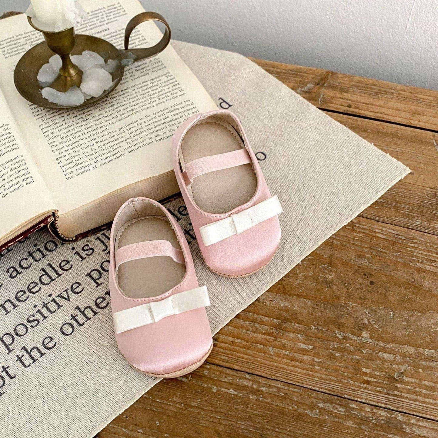 Accent Bow Baby Shoes, Pink (11-13cm)