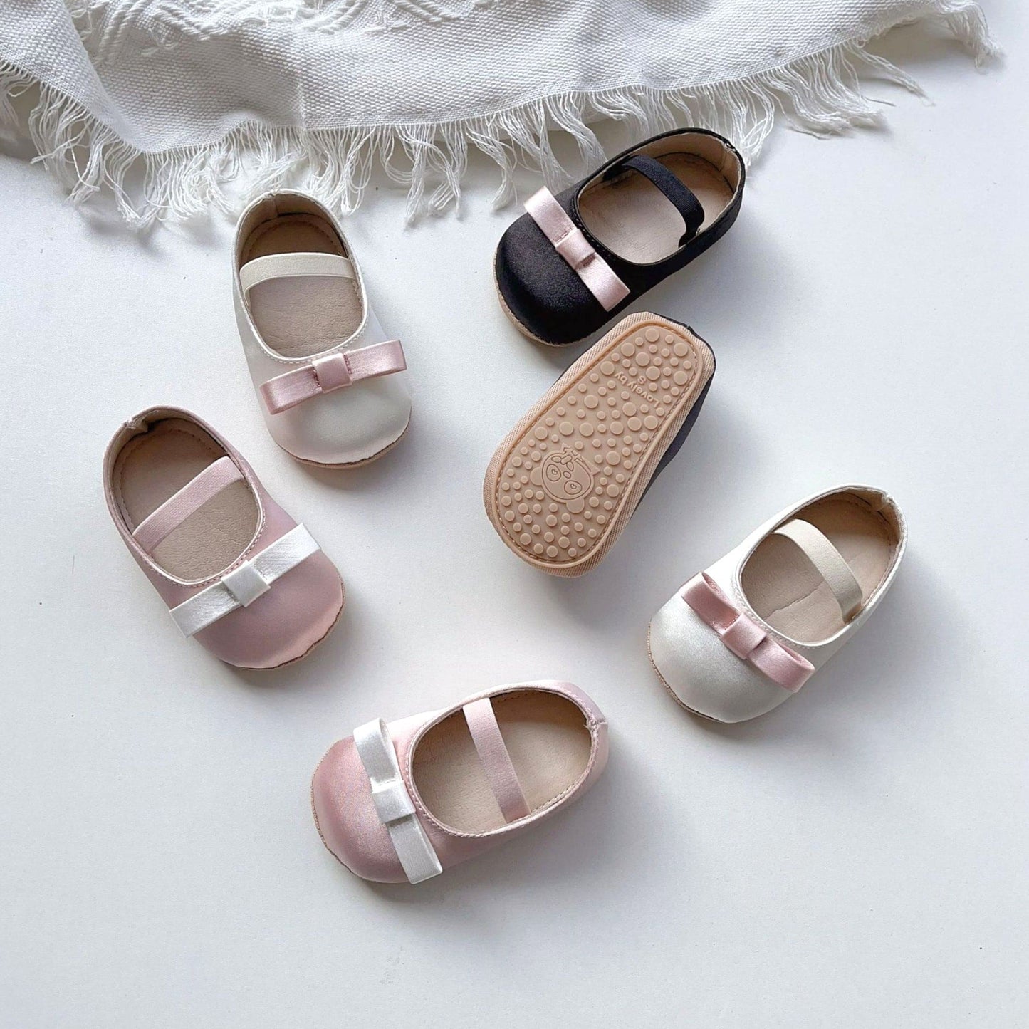 Accent Bow Baby Shoes, Pink (11-13cm)