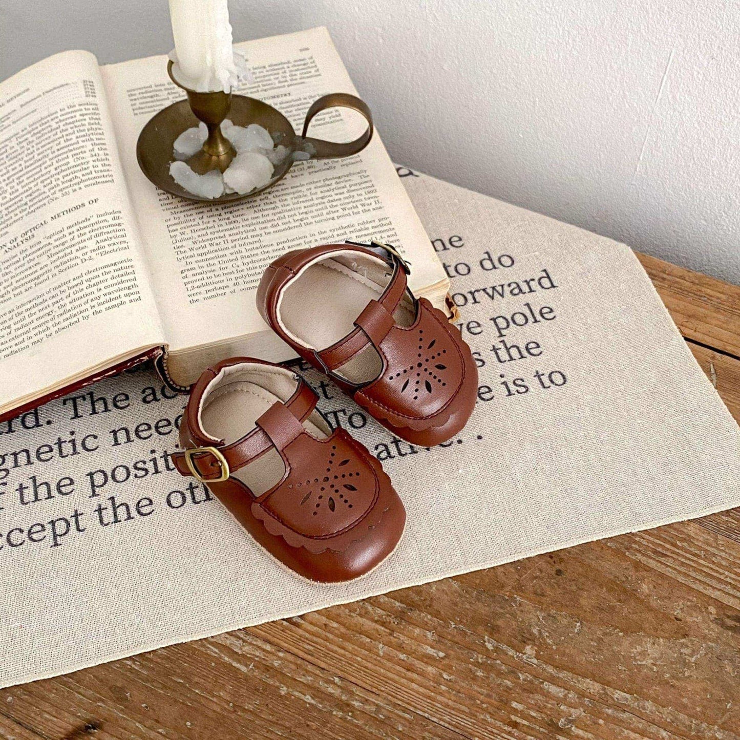 Brown Scallop Toe Baby Shoes (11-13cm)