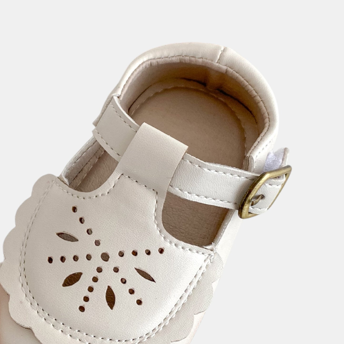 Ivory Scallop Toe Baby Shoes (11-13cm)