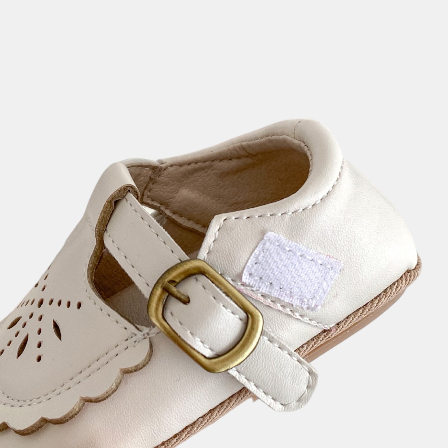 Ivory Scallop Toe Baby Shoes (11-13cm)