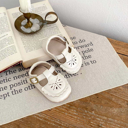 Ivory Scallop Toe Baby Shoes (11-13cm)